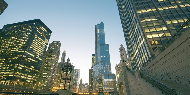 Cityscape view at the Chicago River